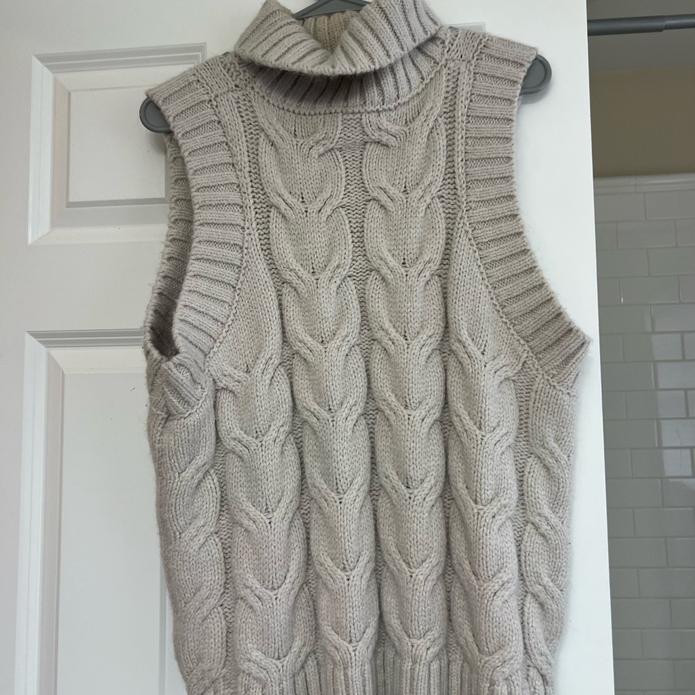 Cable Knit Sleeveless Turtleneck Sweater